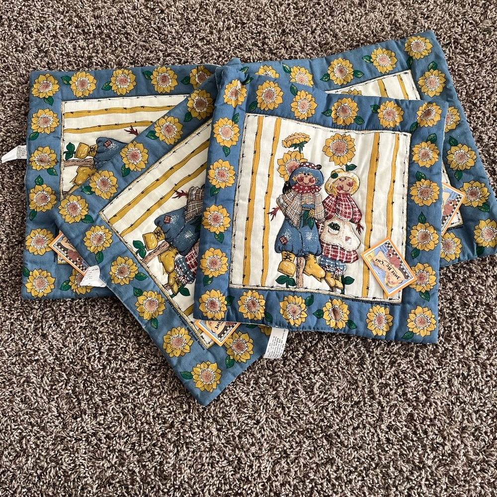 NEW Vintage Floral Patchwork Quilted Placemats